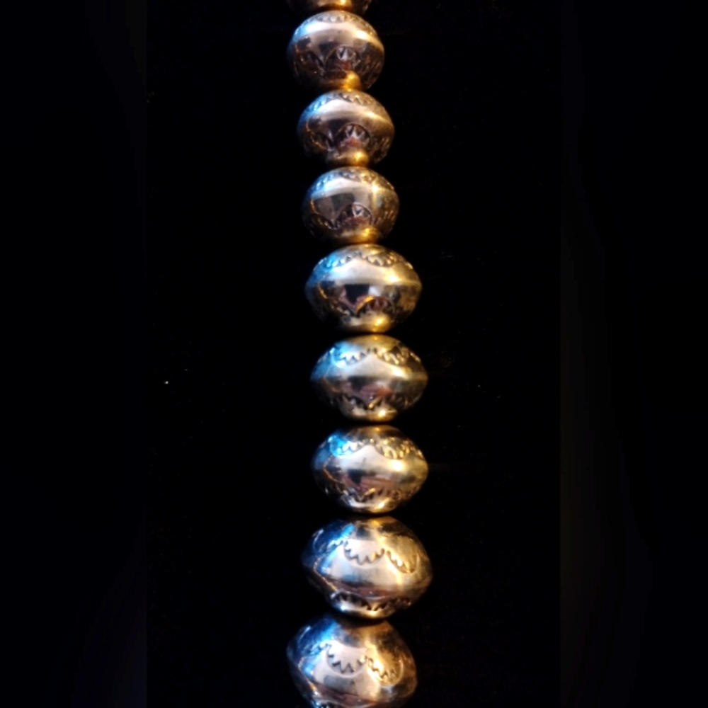 Elegant Graduated Stamped Handmade Navajo Silver Bench Bead Necklace - Picture 5 of 9